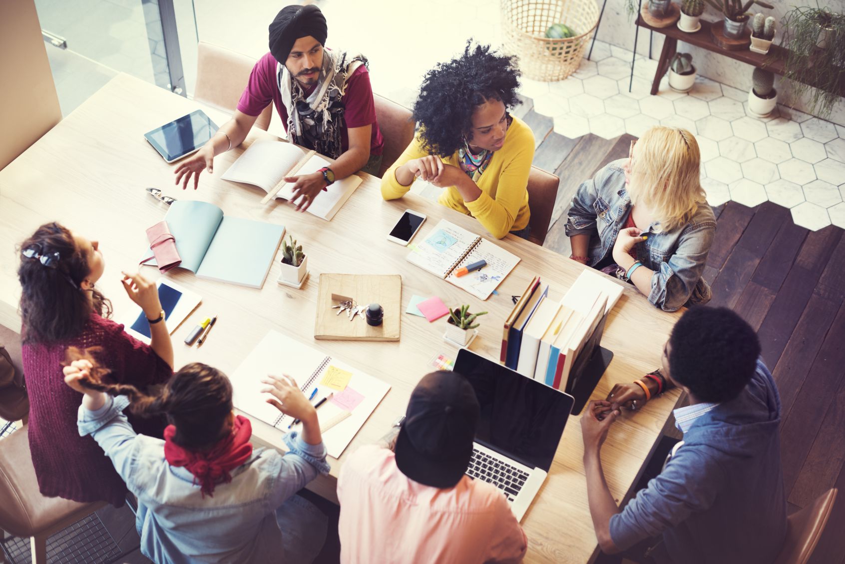 10 employment agency discussing candidates